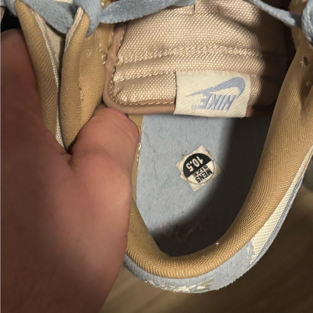 Nike Kids Beige and Light Blue Sneakers